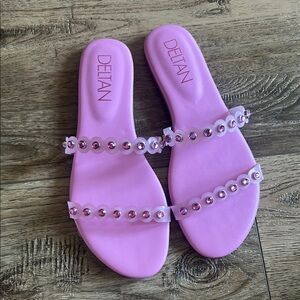 Delta Women's Vibrant Pink Beaded Sandals